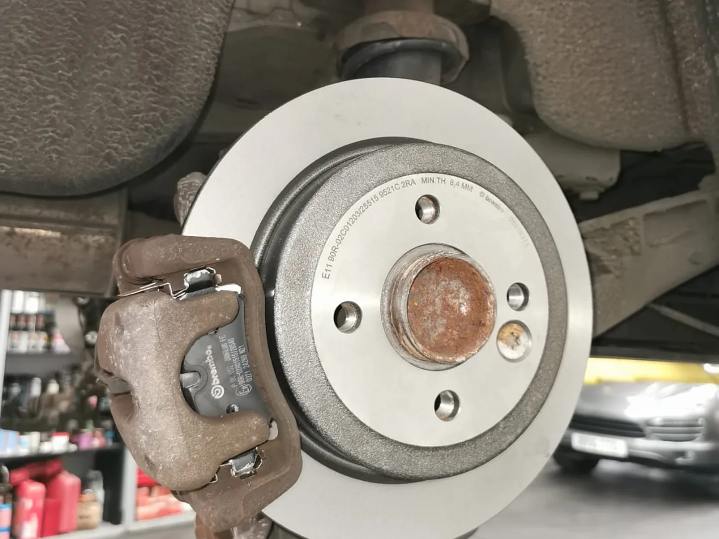 Brake calliper and disc on an electric car