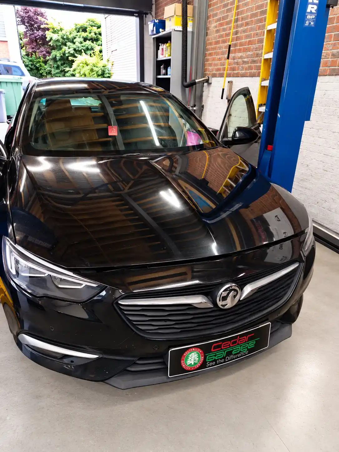 Vauxhall specialist garage in Worthing
