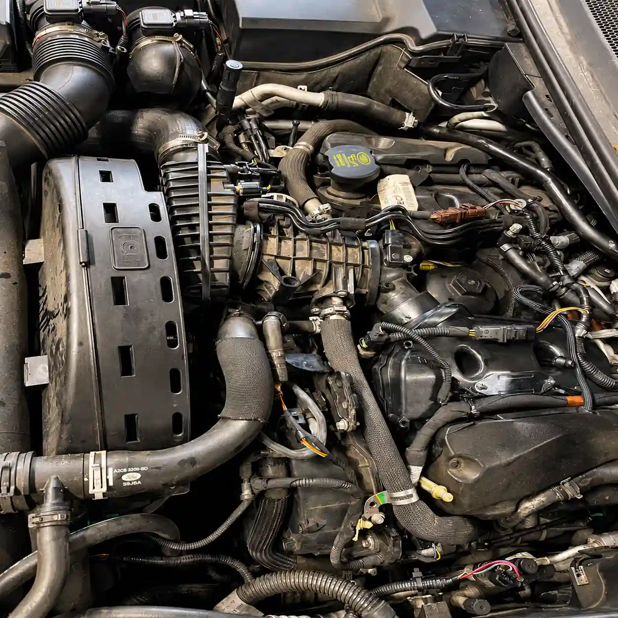 Land Rover Discovery Split Intake Manifold