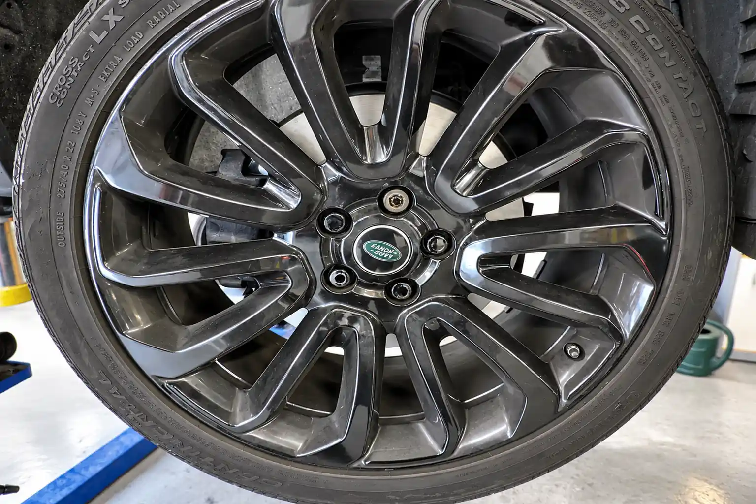 Land Rover alloy wheel and tyre